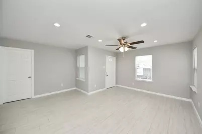 4842 Larkspur Street, Houston, TX 77033 - Photo 11