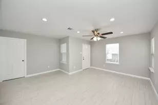 4842 Larkspur St, Houston, TX 77033 - Photo 11