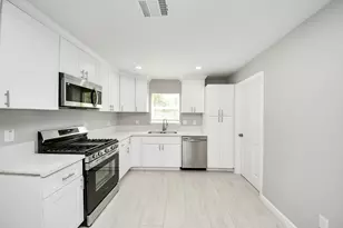 4842 Larkspur St, Houston, TX 77033 - Photo 15