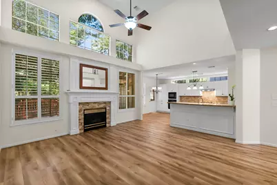 78 N Cochrans Green Circle, The Woodlands, TX 77381 - Photo 7