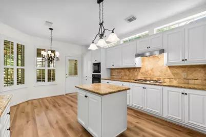 78 N Cochrans Green Circle, The Woodlands, TX 77381 - Photo 11