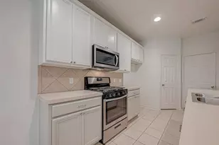 22 Stone Arrow Pl, The Woodlands, TX 77382 - Photo 7