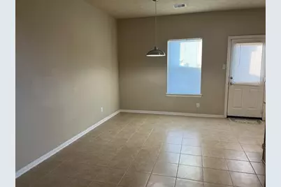 228 Shoshone Ridge Drive, La Marque, TX 77568 - Photo 5