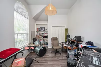 8102 Ashley Circle Drive S, Houston, TX 77071 - Photo 19