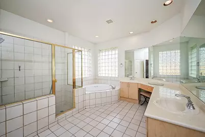 8102 Ashley Circle Drive S, Houston, TX 77071 - Photo 23