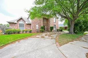 8102 Ashley Cir Dr S, Houston, TX 77071 - Photo 1