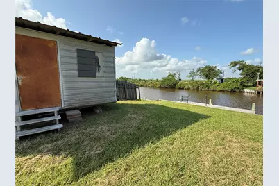 283 County Road 299, Sargent, TX 77414 - Photo 7