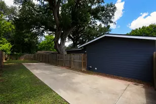 207 Jasmine St, Lake Jackson, TX 77566 - Photo 15