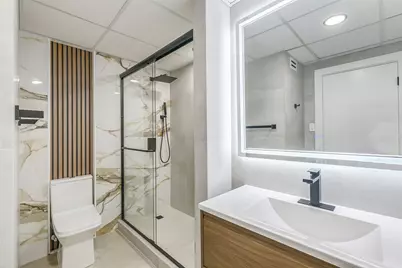 2929 Buffalo Speedway #A204, Houston, TX 77098 - Photo 27