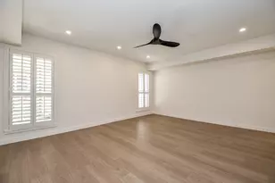 426 E Fair Harbor Ln, Houston, TX 77079 - Photo 15