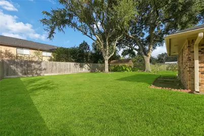 1218 S Booth Lane, Alvin, TX 77511 - Photo 23