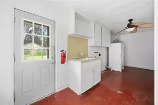 1218 S Booth Ln, Alvin, TX 77511 - Photo 19