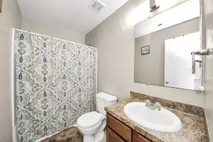 16542 Peyton Ridge Cir, Houston, TX 77049 - Photo 13