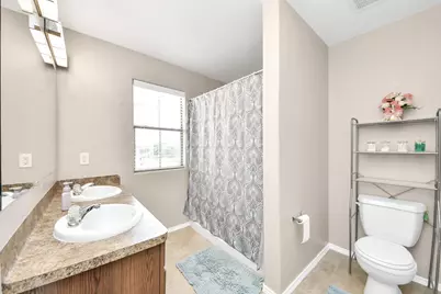 16542 Peyton Ridge Circle, Houston, TX 77049 - Photo 11