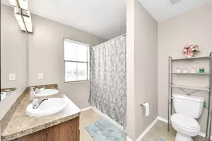 16542 Peyton Ridge Cir, Houston, TX 77049 - Photo 11