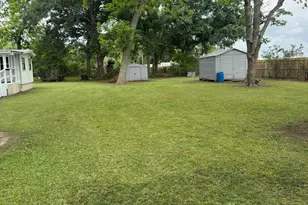 116 Avenue C, Brazoria, TX 77422 - Photo 13