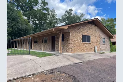 704 Cline, Huntsville, TX 77340 - Photo 3