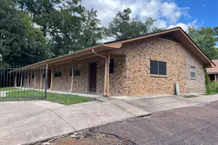 704 Cline, Huntsville, TX 77340 - Photo 3