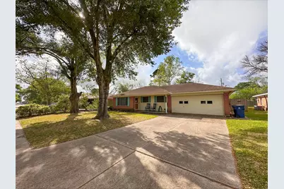 720 Northridge, Angleton, TX 77515 - Photo 1