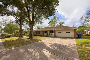 720 Northridge, Angleton, TX 77515 - Photo 1