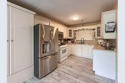 720 Northridge, Angleton, TX 77515 - Photo 5