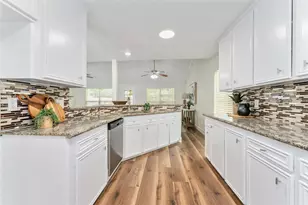 2102 Gray Falls Dr, Houston, TX 77077 - Photo 15