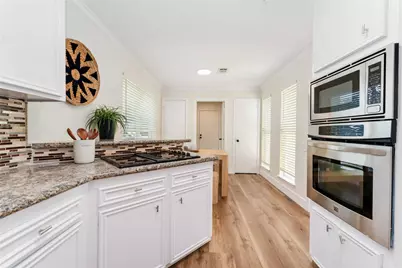 2102 Gray Falls Drive, Houston, TX 77077 - Photo 17