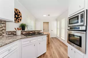 2102 Gray Falls Dr, Houston, TX 77077 - Photo 17