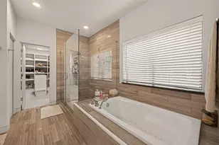 1613 Vermont St, Houston, TX 77006 - Photo 17