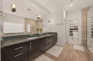 1613 Vermont St, Houston, TX 77006 - Photo 17