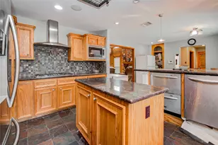 442 Stephen F Austin Dr Dr, Conroe, TX 77302 - Photo 11