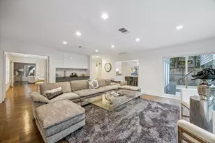 2420 Locke Ln, Houston, TX 77019 - Photo 15