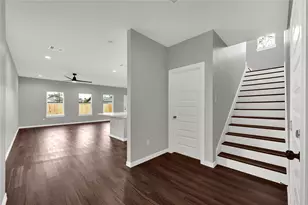 8029 Ritz St, Houston, TX 77028 - Photo 3
