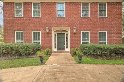 103 Strawberry Drive, Lake Jackson, TX 77566 - Photo 3