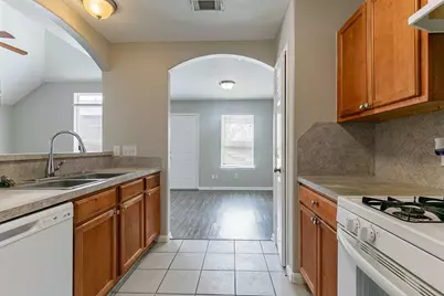 7850 Winding Creek View, Houston, TX 77072 - Photo 9