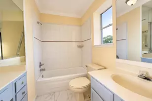 12300 Brookglade Circle, Houston, TX 77099 - Photo 11