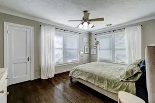 610 Oakley St, Houston, TX 77006 - Photo 11