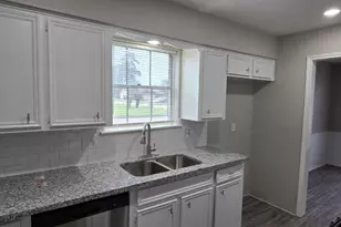 11122 Thackery Ln, Houston, TX 77016 - Photo 5
