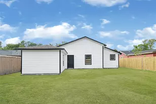 7625 Touchstone St, Houston, TX 77028 - Photo 25