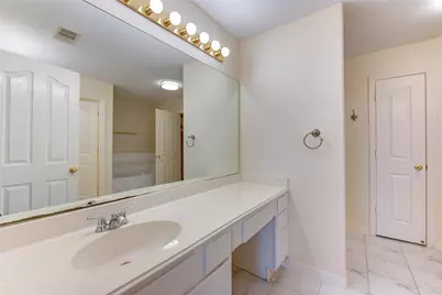 7611 S Linpar Court S, Houston, TX 77040 - Photo 33