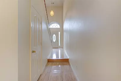 7611 S Linpar Court S, Houston, TX 77040 - Photo 5