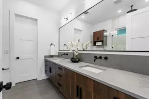 8320 Williamsdell St, Houston, TX 77088 - Photo 7