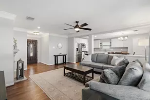 9426 Coatsworth Dr, Sugar Land, TX 77498 - Photo 7