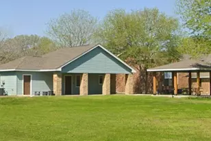 106 Walnut St, Hallettsville, TX 77964 - Photo 3