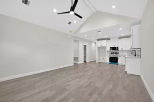 7825 Brighton Dr, Beaumont, TX 77707 - Photo 5