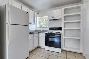 7626 Pecan Villas Dr, Houston, TX 77061 - Photo 7