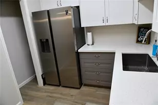 2100 Tanglewilde St, Houston, TX 77063 - Photo 3