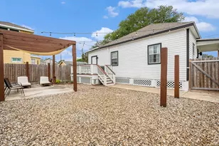 2015 37th St, Galveston, TX 77550 - Photo 29