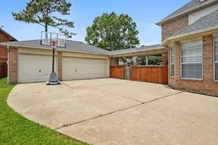 5819 Santa Fe Springs Dr, Houston, TX 77041 - Photo 11
