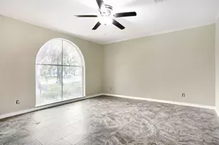 10903 Tupper Lake Dr, Houston, TX 77042 - Photo 15
